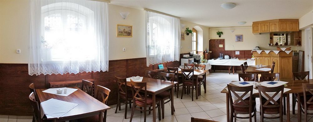 Corvin Hotel Gyor Exterior photo